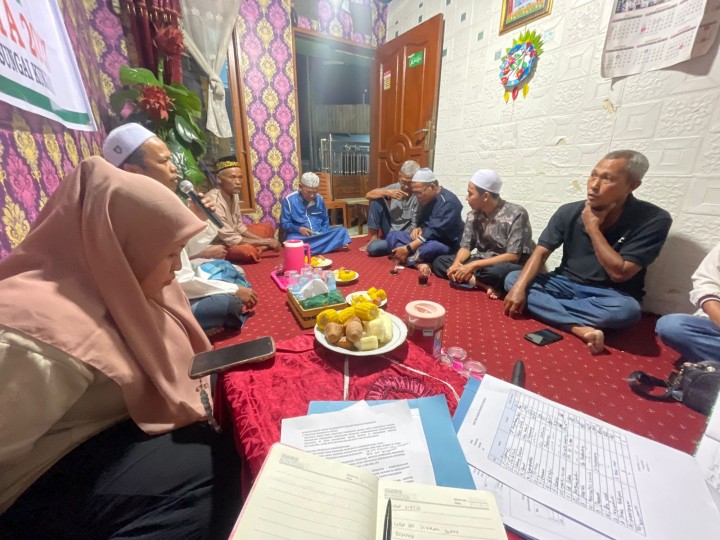 Kamis, 20 November 2025, Kelurahan Karang Anyar menghadiri sekaligus mendampingi Ketua RT.015 Karang Anyar dan warganya dalam kegiatan Rembuk warga
