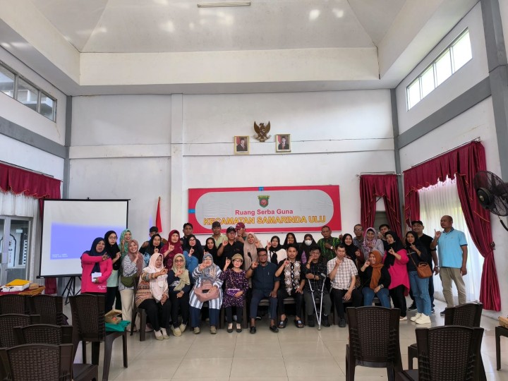 Jumat, 21 November 2025, Kelurahan Karang Anyar Menghadiri Sosialisasi program SOLIDER dengan Pemerintah dan Masyarakat Kota Samarinda di Aula Serba Guna Kantor Kecamatan Samarinda Ulu.