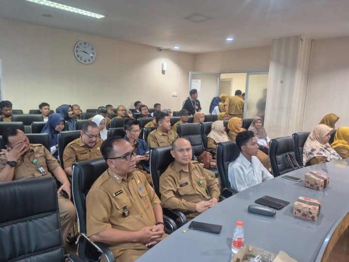 Senin, 24 November 2025, Kelurahan Karang Anyar mengikuti kegiatan Evaluasi Kelurahan Digital oleh Diskominfo Kota Samarinda di aula Kantor Perpustakaan dan Kearsipan Kota Samarinda.