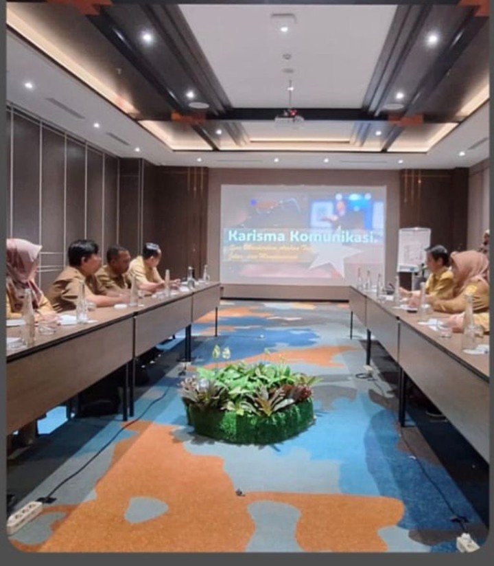 Selasa, 25 November 2025, Kelurahan Karang Anyar mengikuti pelatihan komunikasi publik dari Kecamatan Sungai Kunjang di Hotel Fugo Samarinda.