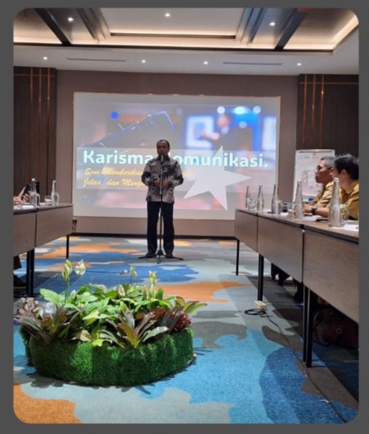 Selasa, 25 November 2025, Kelurahan Karang Anyar mengikuti pelatihan komunikasi publik dari Kecamatan Sungai Kunjang di Hotel Fugo Samarinda.