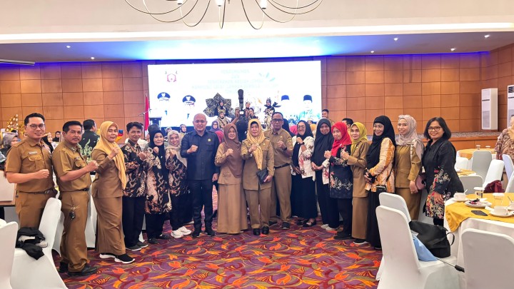 Selasa, 25 November 2025, Kelurahan Karang Anyar menghadiri kegiatan Pengumuman dan Penyerahan Hadiah Lomba Kampung Salai Lestari Tahun 2025 di Puri Senyiur Hotel.