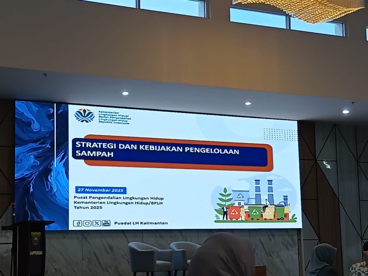 Kamis, 27 November 2025, Kelurahan Karang Anyar mengikuti kegiatan FGD Pengelolaan Sampah berbasis Masyarakat di Arutala Ballroom Kantor Bapperida Kota Samarinda.