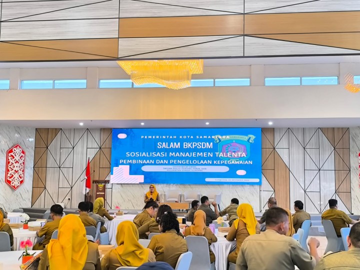 Selasa, 02 Desember 2025, Kelurahan Karang Anyar mengikuti kegiatan Sosialisasi Manajemen Talenta Pembinaan dan Pengelolaan Kepegawaian oleh BKPSDM Samarinda di Arutala Ballroom Bapperida Kota Samarinda.