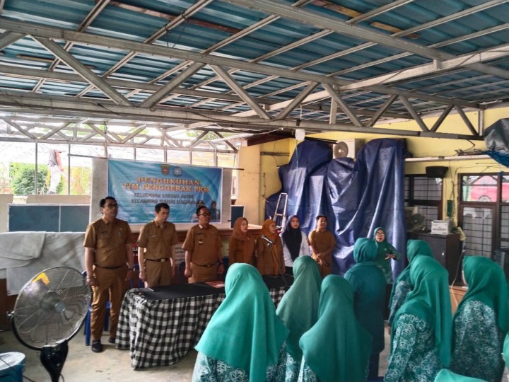 Selasa, 09 Desember 2025, TP PKK Kelurahan Karang Anyar melaksanakan kegiatan pengukuhan para Pengurus TP PKK Kelurahan Karang Anyar untuk periode 2025-2030