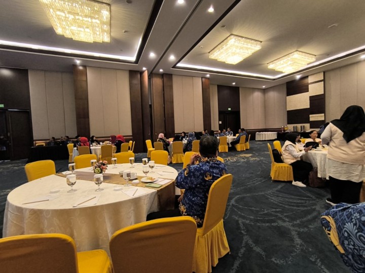 Rabu, 17 Desember 2025, Kelurahan Karang Anyar Menghadiri Sosialisasi Program Kerja TKSK 2025 di Hotel Mercure Samarinda