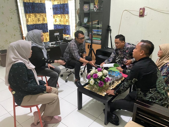 Jumat, 19 Desember 2025, Kelurahan karang Anyar menerima Kunjungan dari plt.Kepsek, dan Tim Sekolah SDN 004 mengenai legalitas Lahan Sekolah SDN 004 Jalan Cendana Rt.10 Kel Karang Anyar