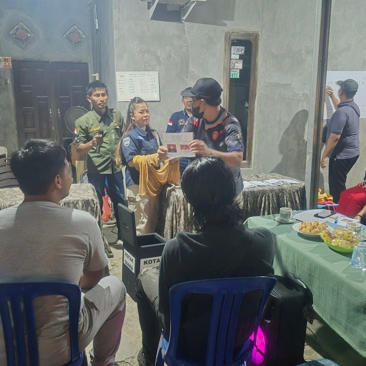 Senin, 22 Desember 2025, Kelurahan Karang Anyar beserta LPN, FKPM Karang Anyar menghadiri sekaligus mengawasi jalannya proses kegiatan Pemilihan Ketua RT.030 yang berlangsung di Jalan Kahoi RT.030