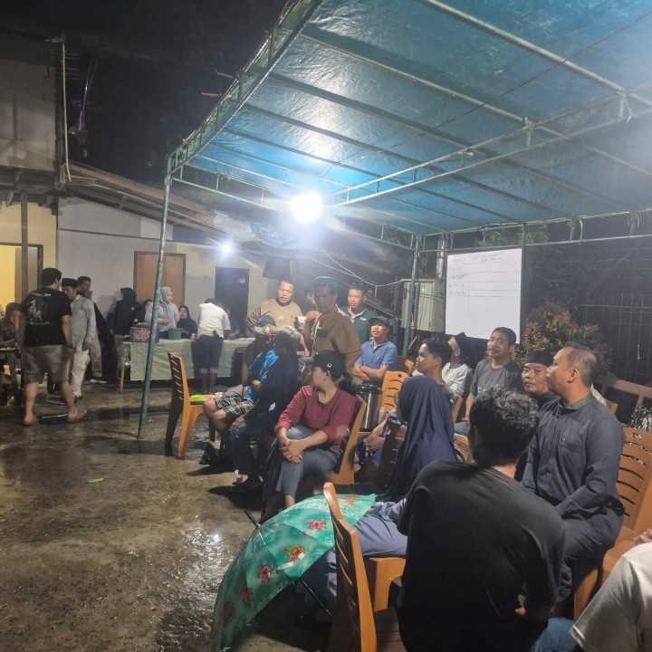 Selasa, 23 Desember 2025, Kelurahan Karang Anyar beserta LPN, FKPM, Karang taruna, Bhabinkamtibmas Karang Anyar menghadiri sekaligus mengawasi jalannya proses kegiatan Pemilihan Ketua RT.036 yang berlangsung di Jalan Cendana Gang 11 RT.036