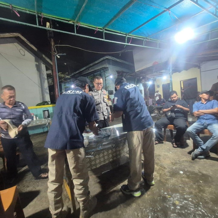Selasa, 23 Desember 2025, Kelurahan Karang Anyar beserta LPN, FKPM, Karang taruna, Bhabinkamtibmas Karang Anyar menghadiri sekaligus mengawasi jalannya proses kegiatan Pemilihan Ketua RT.036 yang berlangsung di Jalan Cendana Gang 11 RT.036