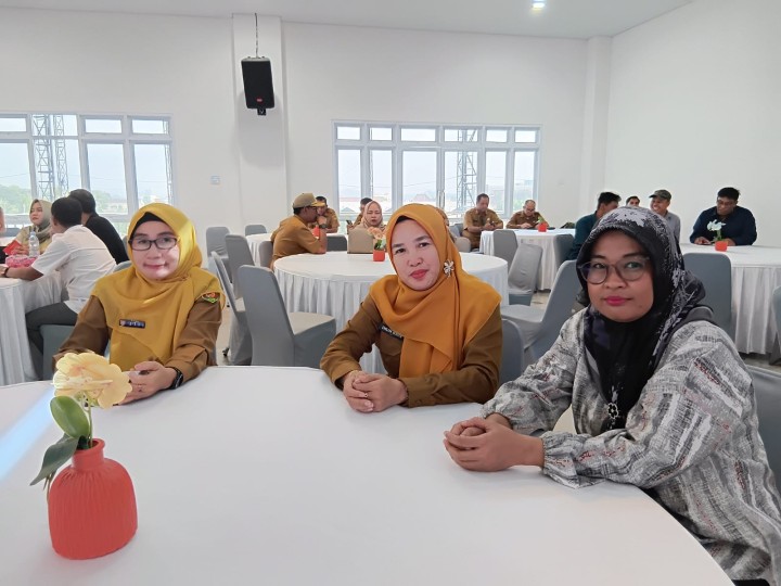 Senin, 29 Desember 2025, Kelurahan Karang Anyar Menghadiri Sosialisasi Integritas BUMRT Tahun 2025 di ruang Arutalla Bapperida bersama Pendamping Probebaya bidang  pemberdayaan.