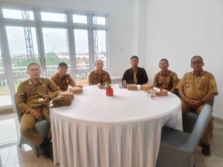 Selasa, 06 Januari 2026, Kelurahan Karang Anyar mengikuti kegiatan Sosialisasi Peraturan Walikota Nomor 88 Tahun 2025 tentang Fasilitasi Pengumpulan Dan Pengelolaan Sumbangan Dana Gotong Royong Untuk Penyelenggaraan Kesejahteraan Sosial di Lingkungan Pemerintah Kota Samarinda di Ruang Arutala Bapperida Samarinda.