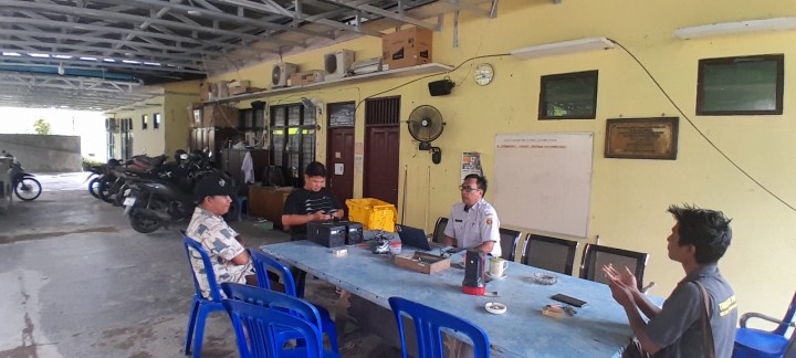 Rabu 7 Januari 2025, Kelurahan Karang Anyar melakukan mediasi sekaligus himbauan terhadap pedagang sate di jalan Kahoi 1 RT.030.