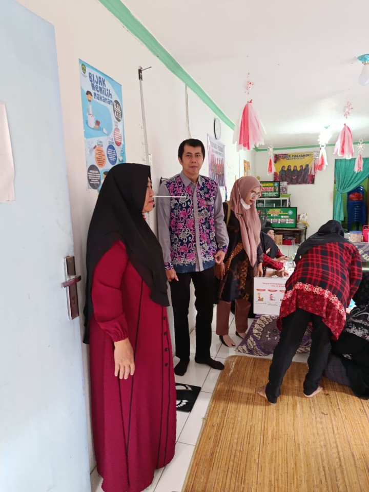 Kamis, 08 Januari 2026, Kelurahan Karang Anyar melakukan monitoring kegiatan di Posyandu Amalia RT 33