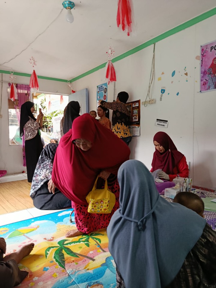 Kamis, 08 Januari 2026, Kelurahan Karang Anyar melakukan monitoring kegiatan di Posyandu Amalia RT 33