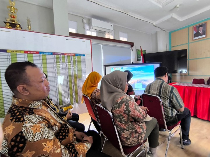 Kamis, 08 Januari 2026, Kelurahan Karang Anyar Mengikuti Rakor Pra Musrenbang Tematik Stunting Kecamatan Sungai Kunjang di Ruang Rapat Kantor Camat Sungai Kunjang.