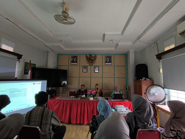 Kamis, 08 Januari 2026, Kelurahan Karang Anyar Mengikuti Rakor Pra Musrenbang Tematik Stunting Kecamatan Sungai Kunjang di Ruang Rapat Kantor Camat Sungai Kunjang.