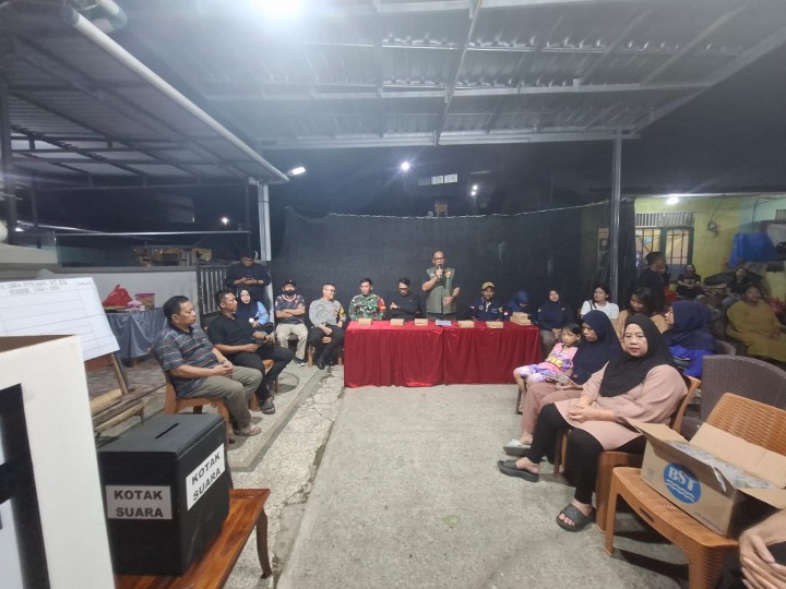 Jumat, 09 Januari 2026, Kelurahan Karang Anyar mengikuti sekaligus mengawasi jalannya kegiatan Pemilihan Ketua RT.035 di Jalan Kahoi 2A.