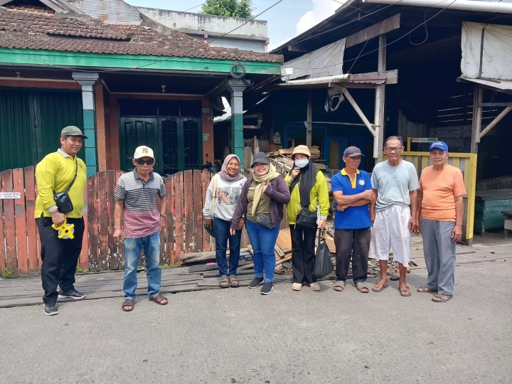 Rabu, 21 Januari 2026, Kelurahan Karang Anyar bersama Pokmas melakukan kegiatan Pengukuran dan peninjauan 0% kegiatan infrastruktur Probebaya Kelapa Gading anggaran tahun 2026.