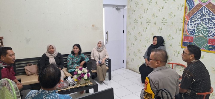 Kamis, 5 Februari 2025 Koordinasi Pembentukan Unit Intervensi Berbasis Masyarakat (IMB) bersama BNN prov Terkait perekrutan Agen Pemulihan (AP) bertempat di Kantor Kelurahan Karang Anyar.
