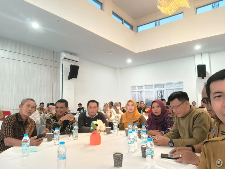 Selasa, 10 Februari 2026, Kelurahan Karang Anyar bersama Pokmas Probebaya Karang Anyar menghadiri kegiatan Penyelenggaraan Pengadaan Barang/Jasa Program Pembangunan Dan Pemberdayaan Masyarakat Kota Samarinda (Sinkronisasi Antikorupsi Sektor Pengadaan) di Ruang Arutalla Bapperida Kota Samarinda.