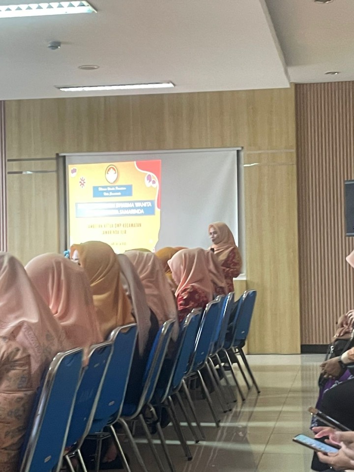 Selasa, 10 Februari 2026, Kelurahan Karang Anyar menghadiri kegiatan  pertemuan rutin DWP di Gedung Ruhui Rahayu, Jalan Juanda.