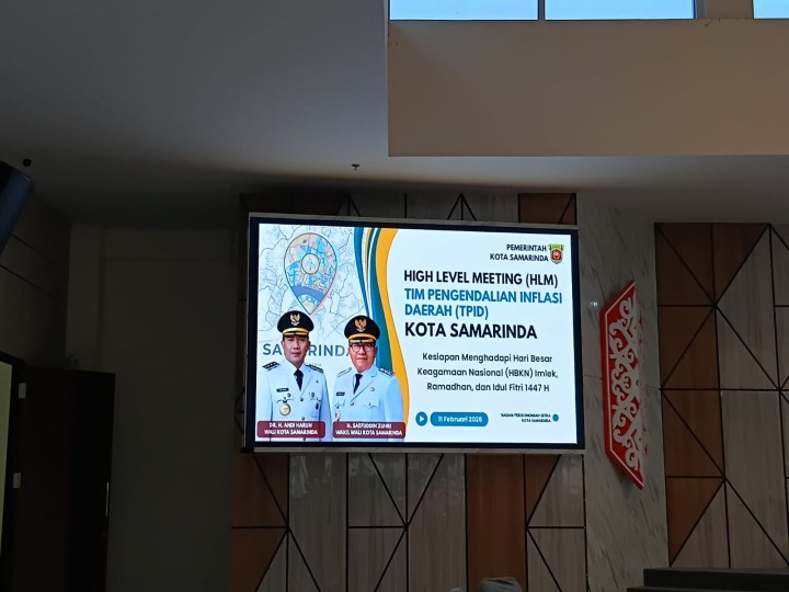 Rabu, 11 Februari 2026, Kelurahan Karang Anyar Menghadiri acara High Level Meeting ( HLM)  Tim Pengendalian Inflasi Daerah ( TPID) Kota Samarinda. Kesiapan Menghadapi Hari Besar Keagamaan Nasional (HBKN) Imlek,Ramadhan dan Idul Fitri 1447 H  di ruang Bapperida Kota Samarinda.