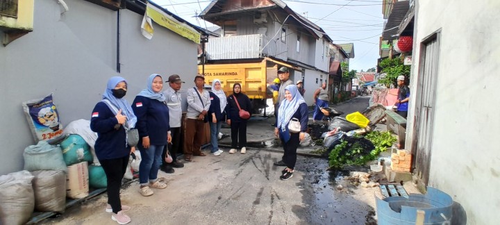 Minggu, 15 Februari 2026, Kelurahan Karang Anyar mendampingi dan mengawasi jalannya kegiatan gotong royong di wilayah RT.003, 005, 006, 008, 009, 010, 012, 036