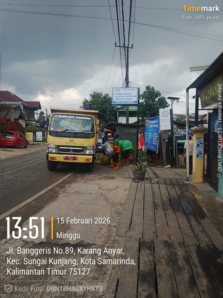 Minggu, 15 Februari 2026, Kelurahan Karang Anyar mendampingi dan mengawasi jalannya kegiatan gotong royong di wilayah RT.003, 005, 006, 008, 009, 010, 012, 036