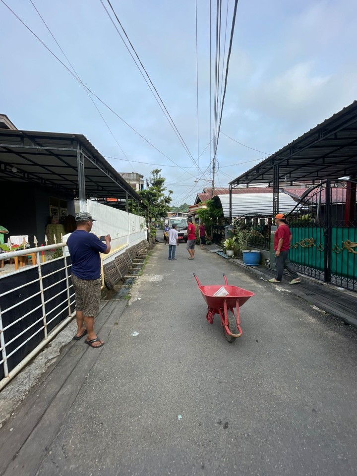 Minggu, 15 Februari 2026, Kelurahan Karang Anyar mendampingi dan mengawasi jalannya kegiatan gotong royong di wilayah RT.003, 005, 006, 008, 009, 010, 012, 036