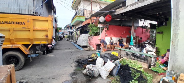 Minggu, 15 Februari 2026, Kelurahan Karang Anyar mendampingi dan mengawasi jalannya kegiatan gotong royong di wilayah RT.003, 005, 006, 008, 009, 010, 012, 036