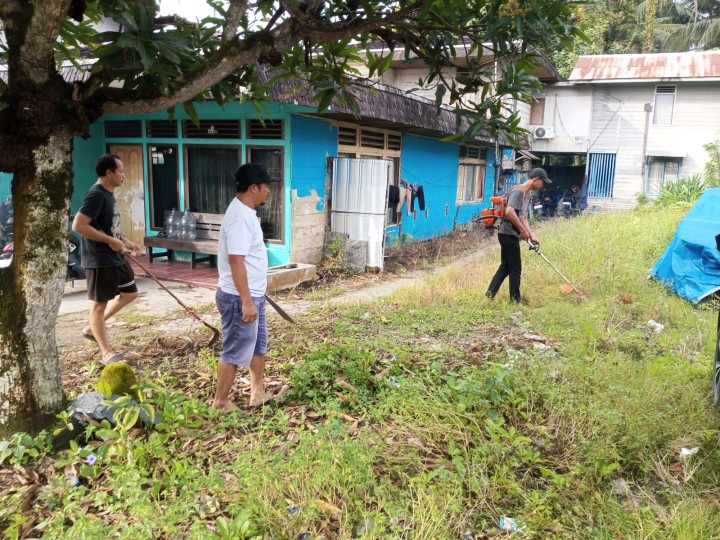 Minggu, 15 Februari 2026, Kelurahan Karang Anyar mendampingi dan mengawasi jalannya kegiatan gotong royong di wilayah RT.003, 005, 006, 008, 009, 010, 012, 036