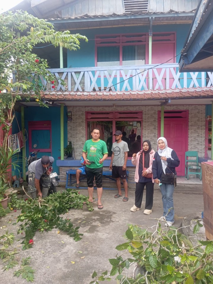 Minggu, 15 Februari 2026, Kelurahan Karang Anyar mendampingi dan mengawasi jalannya kegiatan gotong royong di wilayah RT.003, 005, 006, 008, 009, 010, 012, 036