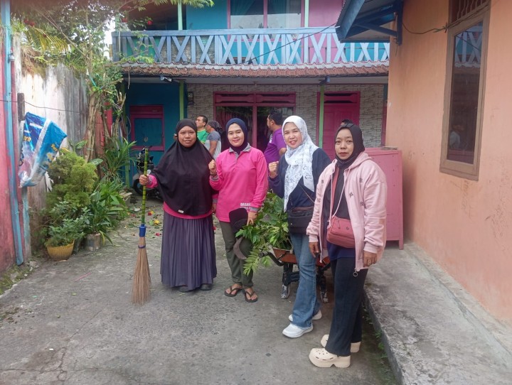 Minggu, 15 Februari 2026, Kelurahan Karang Anyar mendampingi dan mengawasi jalannya kegiatan gotong royong di wilayah RT.003, 005, 006, 008, 009, 010, 012, 036