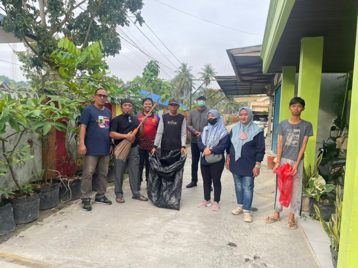 Minggu, 15 Februari 2026, Kelurahan Karang Anyar mendampingi dan mengawasi jalannya kegiatan gotong royong di wilayah RT.003, 005, 006, 008, 009, 010, 012, 036