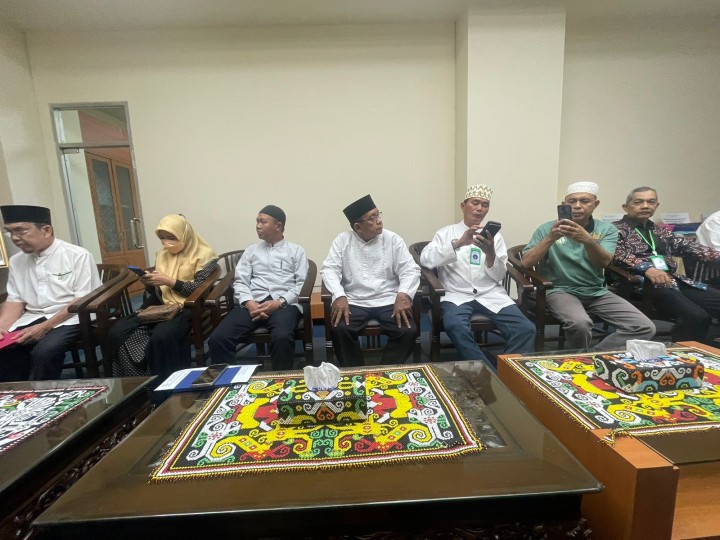 Kamis, 19 Maret 2026 Kelurahan Karang Anyar menghadiri kegiatan Penyerahan zakat dan beras dari islamic center untuk warga kurang mampu Kelurahan Karang Anyar.