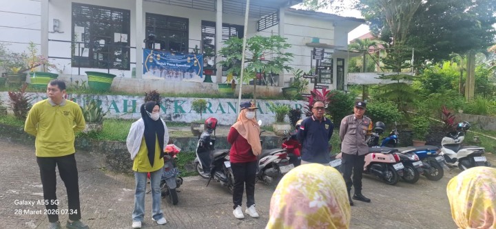 Sabtu, 28 Maret 2026, Kelurahan Karang Anyar bersama PJLP, Ketua RT, warga, TP PKK, Dasawisma, FKPM, Babinsa, dan Bhabinkamtibmas mengikuti kegiatan Gotong Royong Kecamatan Sungai Kunjang di sepanjang Jalan MT. Haryono.
