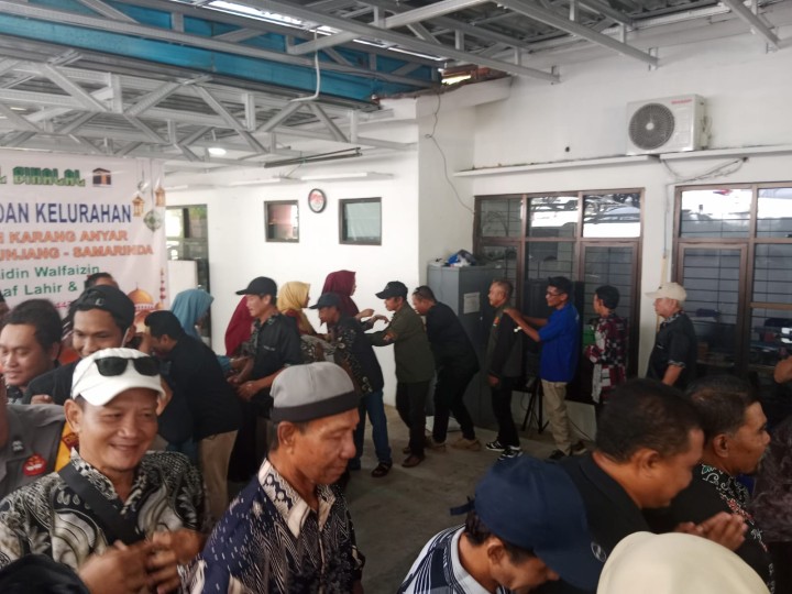 Kamis, 02 April 2026, Halal Bihalal Kelurahan Karang Anyar bersama Forum RT se Karang Anyar dan Camat Sungai Kunjang serta unsur-unsur Kelurahan sekaligus perpisahan purna tugas HAMDAH sebagai staf Kelurahan Karang Anyar.