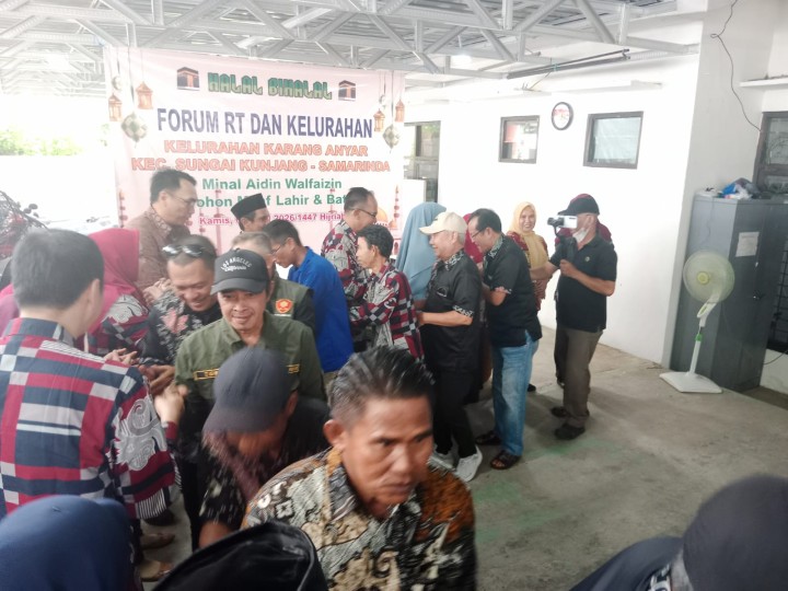 Kamis, 02 April 2026, Halal Bihalal Kelurahan Karang Anyar bersama Forum RT se Karang Anyar dan Camat Sungai Kunjang serta unsur-unsur Kelurahan sekaligus perpisahan purna tugas HAMDAH sebagai staf Kelurahan Karang Anyar.