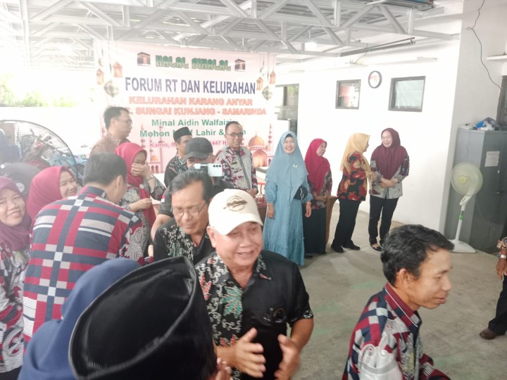 Kamis, 02 April 2026, Halal Bihalal Kelurahan Karang Anyar bersama Forum RT se Karang Anyar dan Camat Sungai Kunjang serta unsur-unsur Kelurahan sekaligus perpisahan purna tugas HAMDAH sebagai staf Kelurahan Karang Anyar.