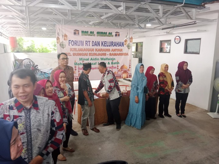 Kamis, 02 April 2026, Halal Bihalal Kelurahan Karang Anyar bersama Forum RT se Karang Anyar dan Camat Sungai Kunjang serta unsur-unsur Kelurahan sekaligus perpisahan purna tugas HAMDAH sebagai staf Kelurahan Karang Anyar.