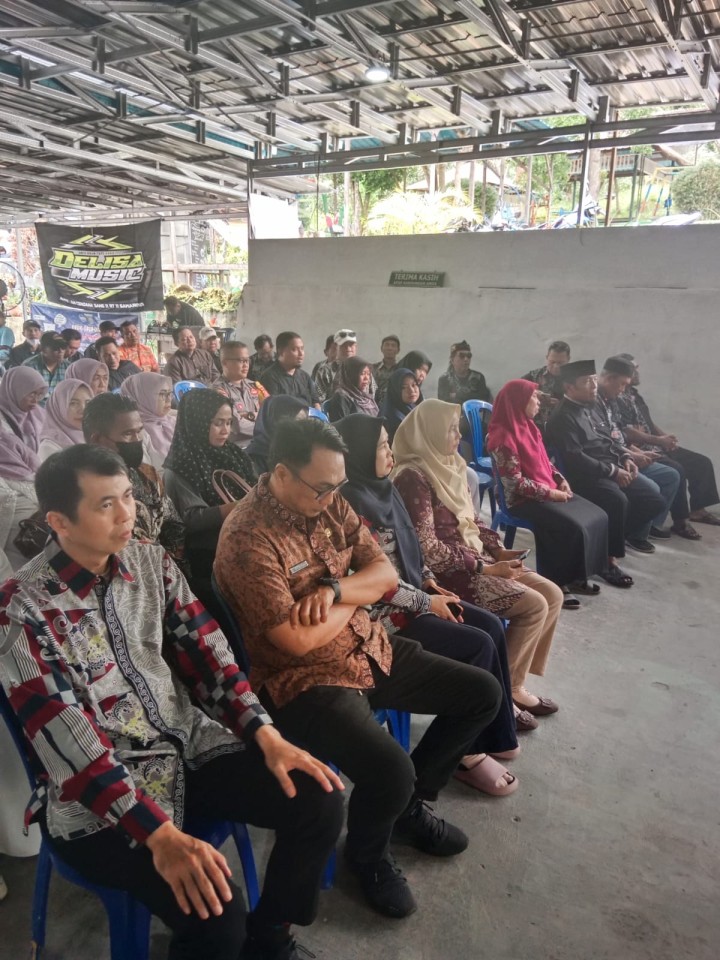 Kamis, 02 April 2026, Halal Bihalal Kelurahan Karang Anyar bersama Forum RT se Karang Anyar dan Camat Sungai Kunjang serta unsur-unsur Kelurahan sekaligus perpisahan purna tugas HAMDAH sebagai staf Kelurahan Karang Anyar.