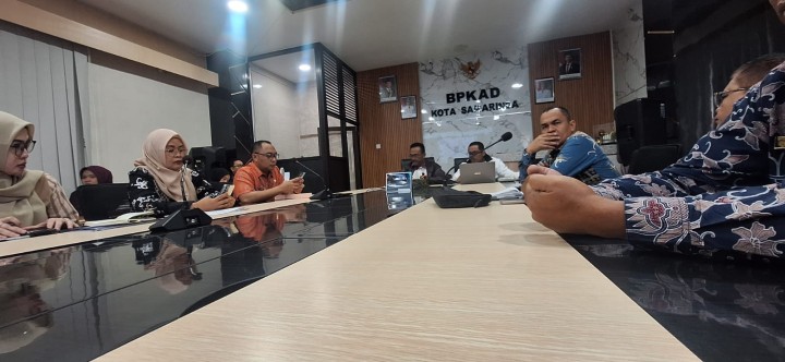 Kamis, 09 April 2026, Kelurahan Karang Anyar menghadiri kegiatan Rapat  Pembahasan Penyusunan Strategi dan Persiapan Penanganan Perkara No : 52/Pdt.G/2026/PN.Smr (Gugatan Warga Terkait Sengketa Kepemilikan Lahan SDN 008 Sungai Kunjang Kelurahan Karang Anyar Jl. Ulin) di ruang Rapat BPKAD Lantai IV Samarinda