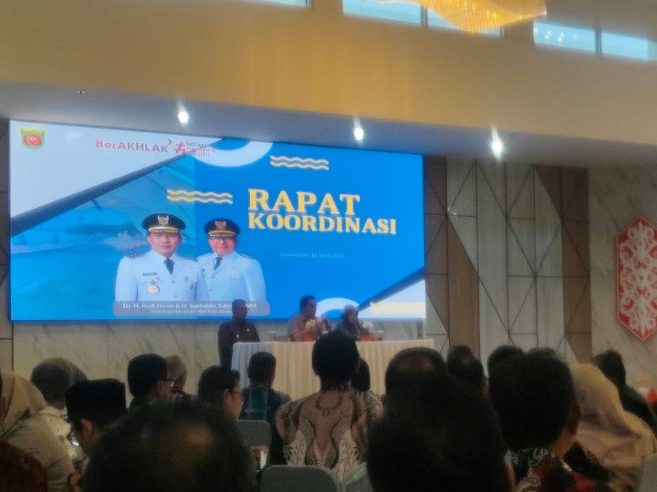 Jumat, 10 April 2026, Kelurahan Karang Anyar mengikuti Rakor bersama Pemerintah Kota Samarinda di Ruang Arutalla Kantor Bapperdia Kota Samarinda, Jl. Dahlia, Samarinda