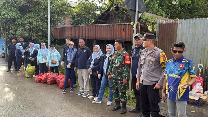 Sabtu, 11 April 2026, Kelurahan Karang Anyar mengikuti kegiatan kerja bakti se Kecamatan Sungai Kunjang di Jalan KH.Mas Mansyur, Samarinda
