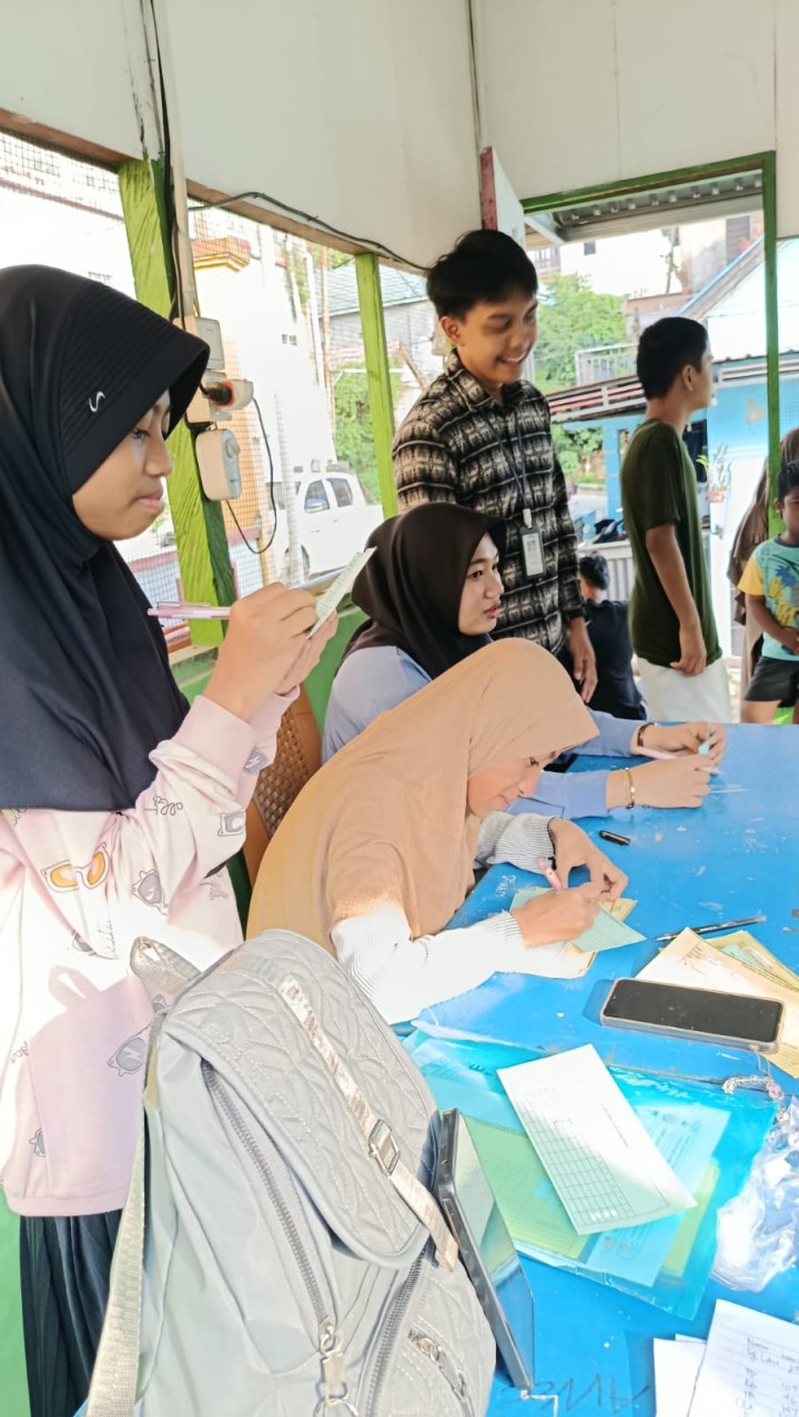 Sabtu, 18 April 2026, Kelurahan Karang Anyar melakukan kunjungan dan Monitoring kegiatan posyandu remaja Kelapa Gading Bersatu RT 38