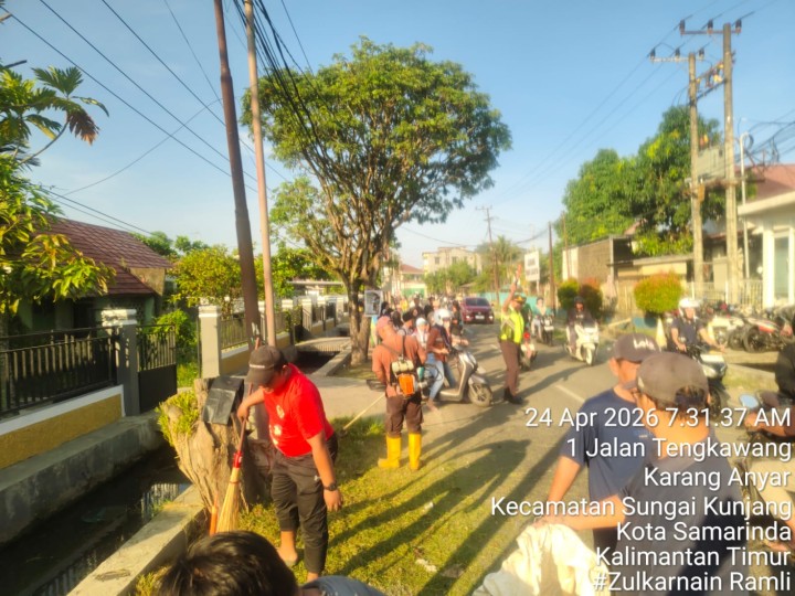 Jumat, 24 April 2026 – Kelurahan Karang Anyar bersama Ketua RT.020, Dasawisma RT.020, warga RT.018 & RT.020, serta pegawai PLN Mahakam Samarinda melaksanakan kegiatan gotong royong di Jalan Ulin, Perumahan PLN.