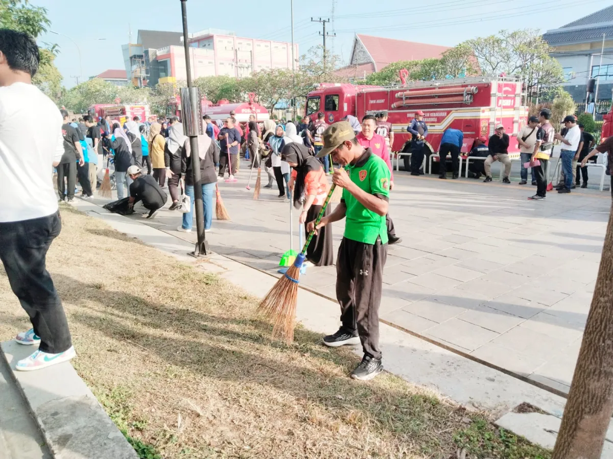 Minggu, 26 April 2026 Gotong royong Teras Samarinda