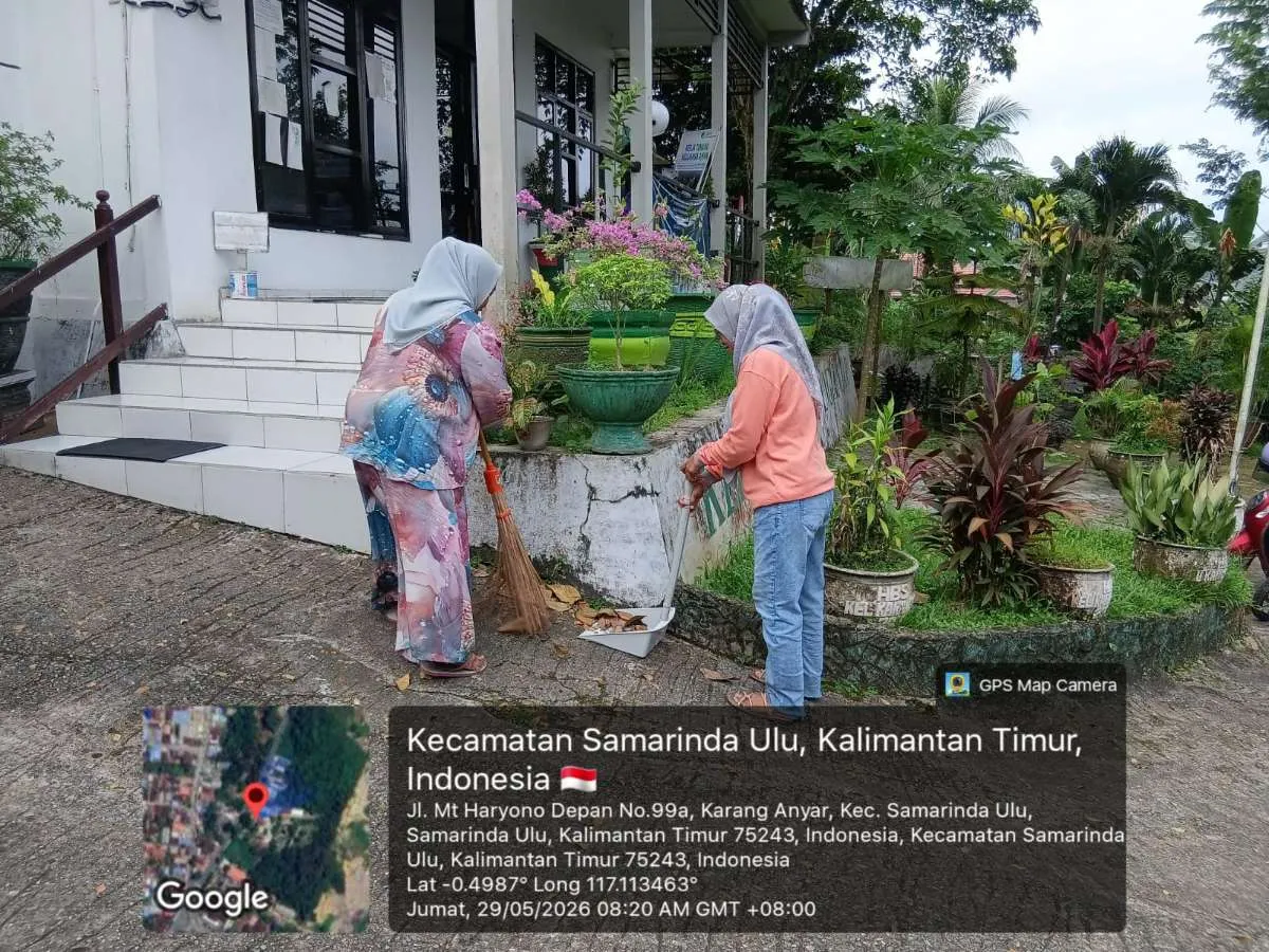 Jumat, 28 Mei 2026 Kelurahan Karang Anyar Melaksanakan Gerakan Indonesia Asri Hari di Jalan MT Haryono depan Kantor Kelurahan Karang Anyar