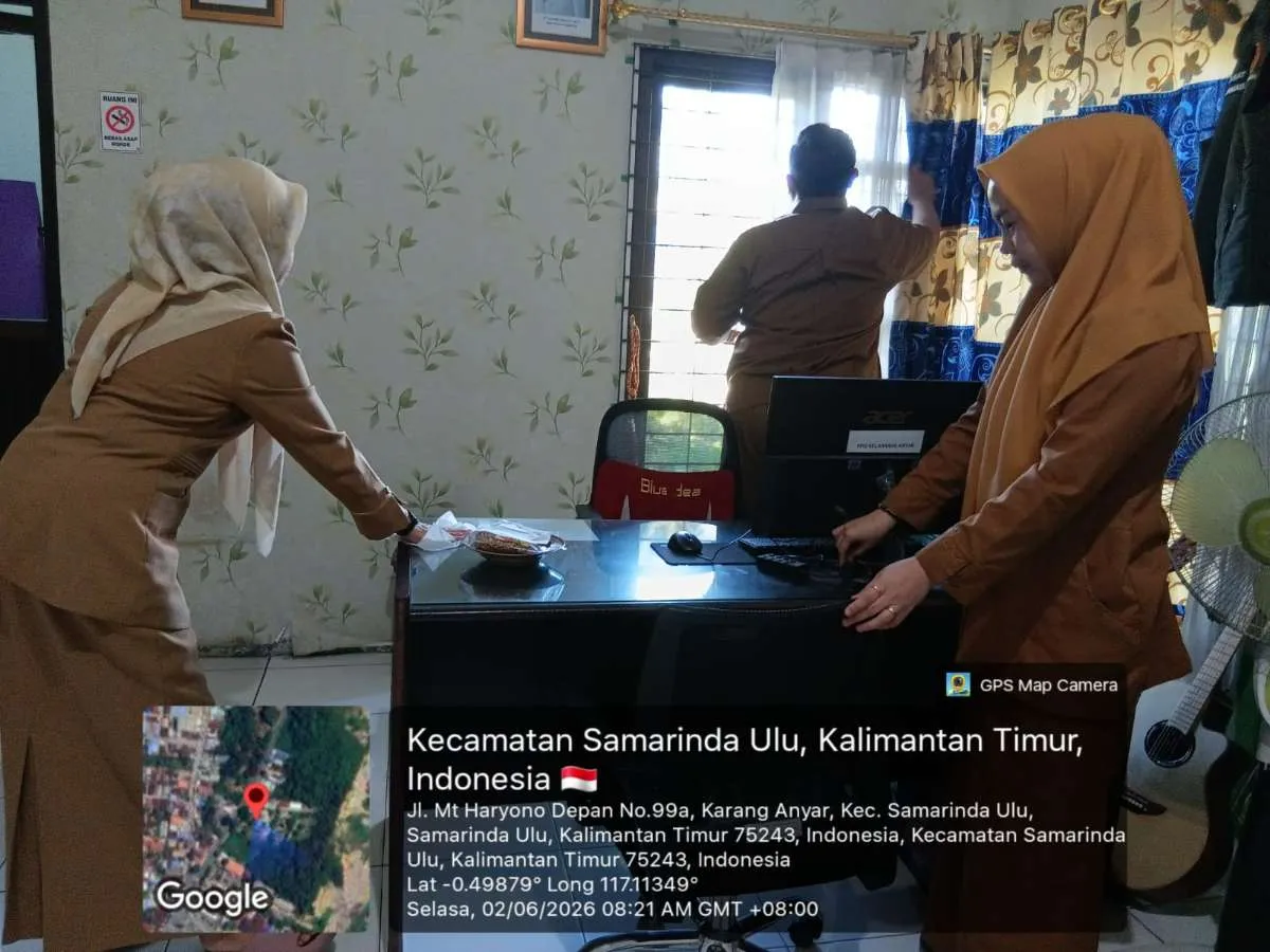 Selasa, 02 Juni 2026, Kelurahan Karang Anyar Melaksanakan Gerakan Indonesia ASRI berupa merapikan ruang Kerja Lurah